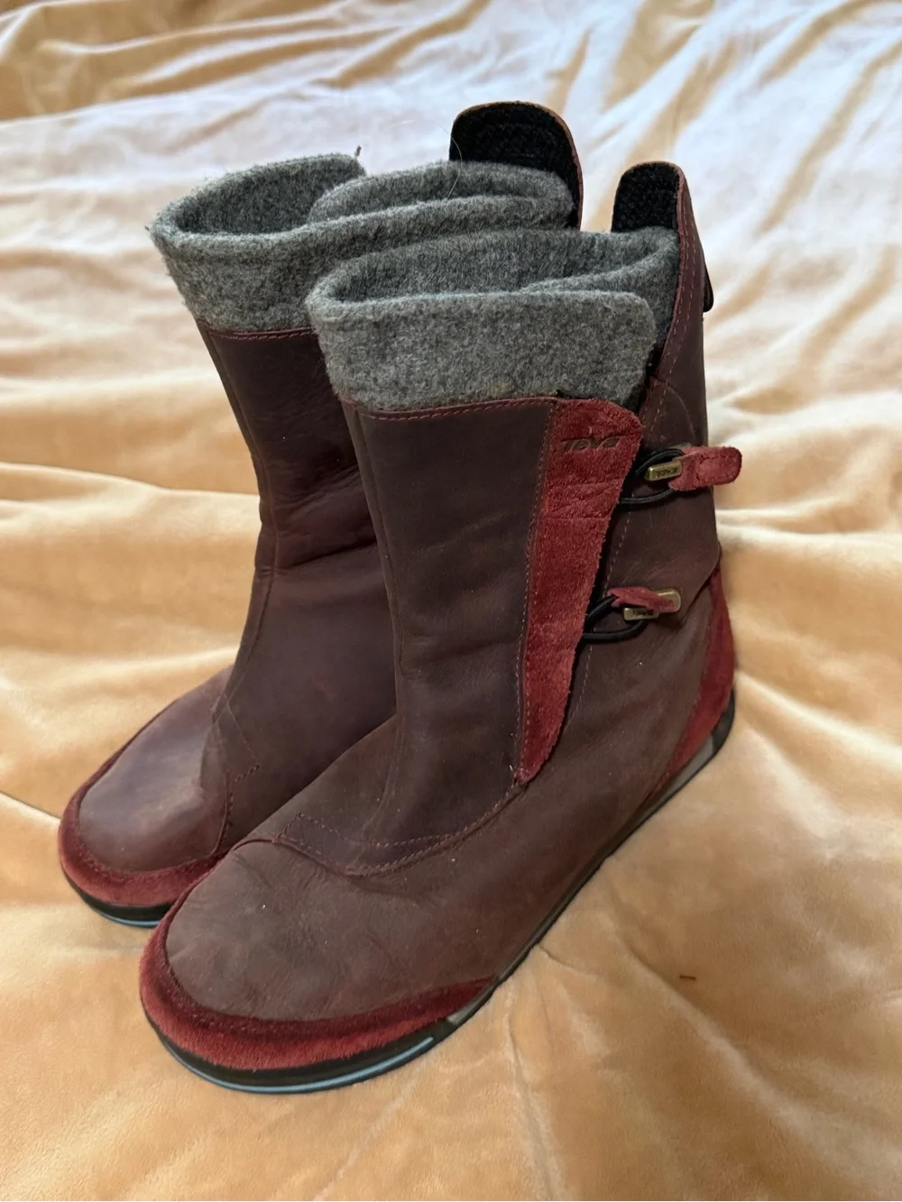 Teva Haley Winter Ankle Boots Burgundy Waterproof Women’s 6.5 hiking camping